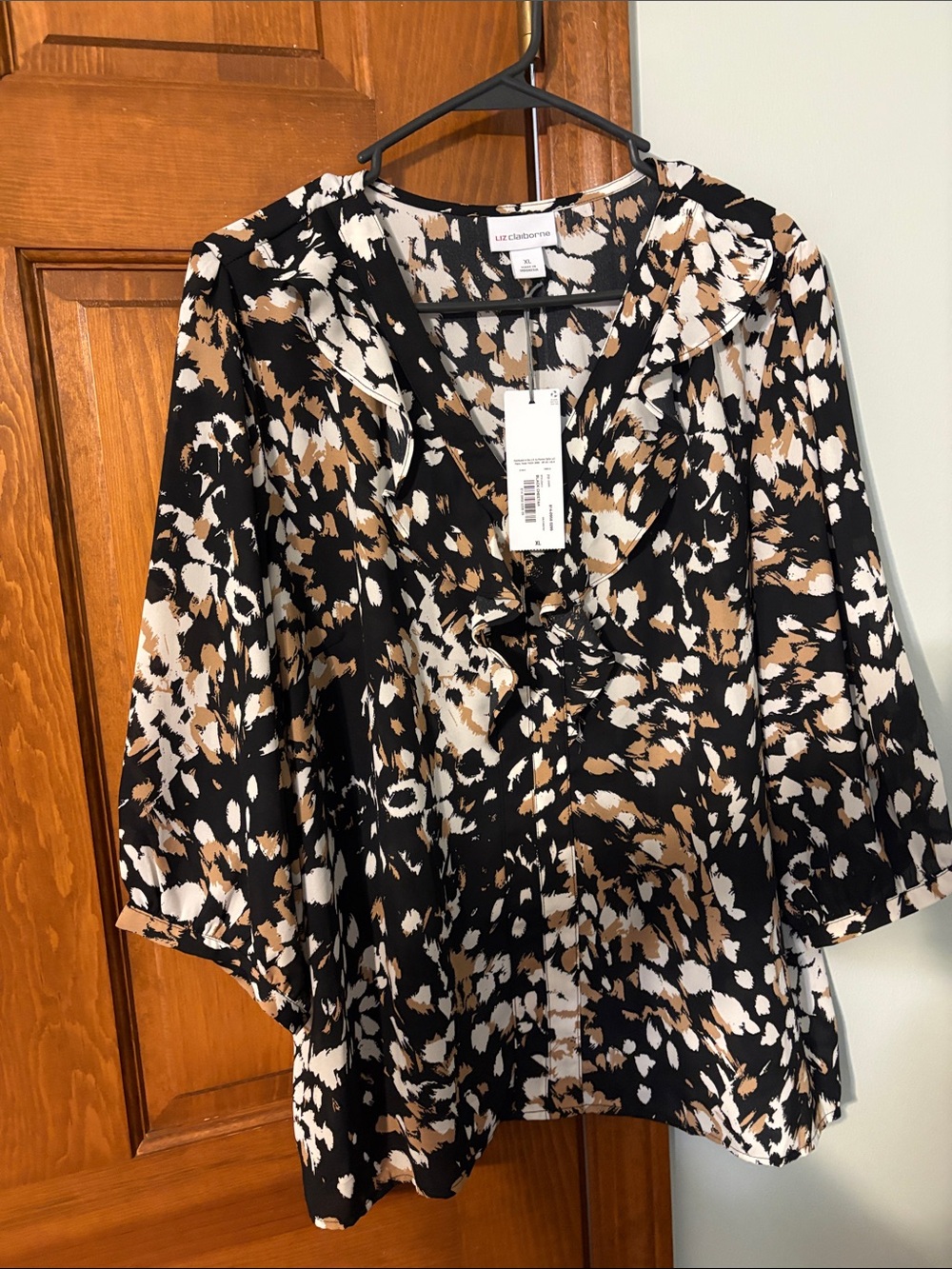 Liz Claiborne Black, Brown & White Abstract V-Neck Blouse with tag new. XL.